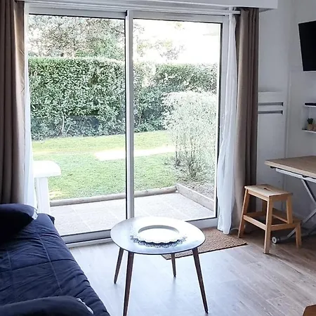 T2 Avec Terrasse Proche De La De Dans Le Quartier Du Parc *