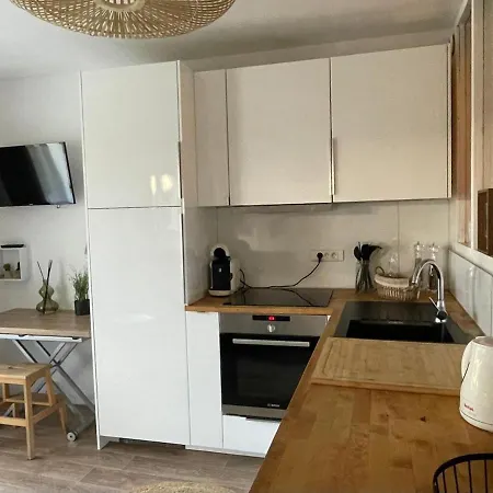 T2 Avec Terrasse Proche De La De Dans Le Quartier Du Parc *