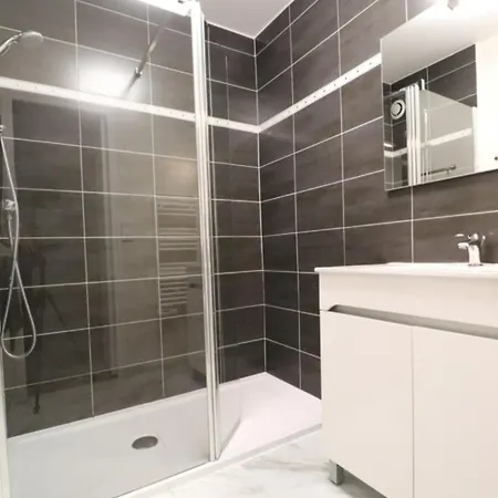 T2 Avec Terrasse Proche De La De Dans Le Quartier Du Parc Apartament